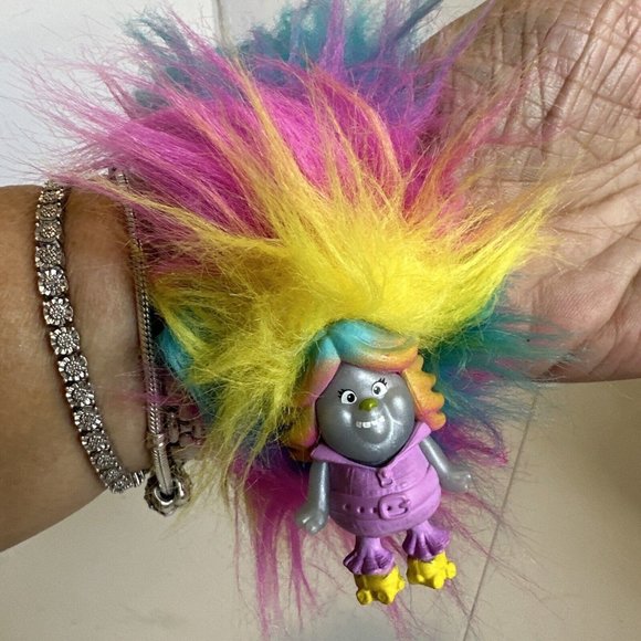 Troll Fur Snap Bracelet Hasbro 2018 Multi Colors 12” - Picture 11 of 15